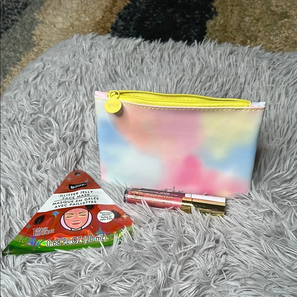 IPSY Beauty Set Pastel Ipsy Bag w/Lip Gloss, Lip Glaze & Jelly Face Mask BUNDLE